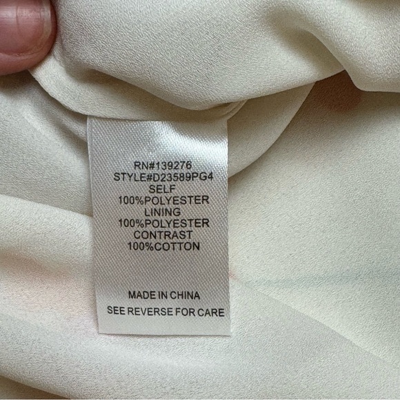 Daniel Rainn NWT floral lightweight blouse size Small - Picture 9 of 9